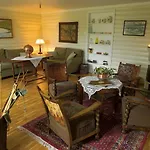 Hotel Rundhaug Gjestegard