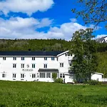 Rundhaug Gjestegard 2* Malsnes