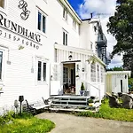 Rundhaug Gjestegard 2*