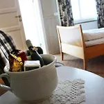 Hotell Rundhaug Gjestegard 2*