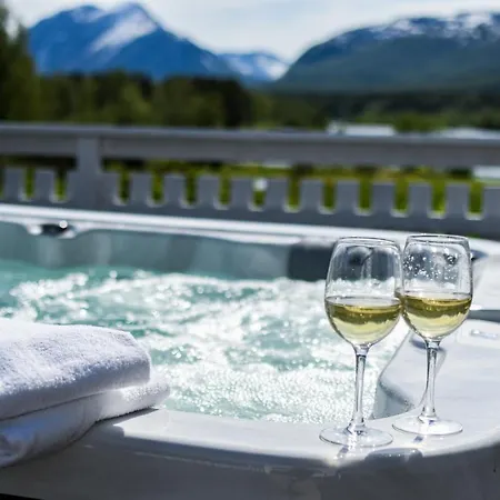 Rundhaug Gjestegard 2* Malsnes