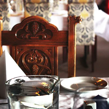 Rundhaug Gjestegard 2* Malsnes