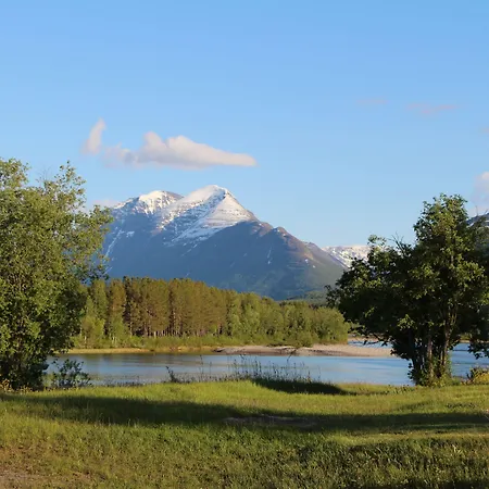 Rundhaug Gjestegard 호텔 2*