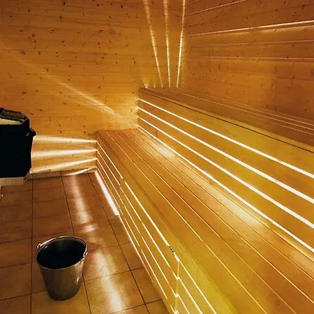 Rundhaug Gjestegard 2*